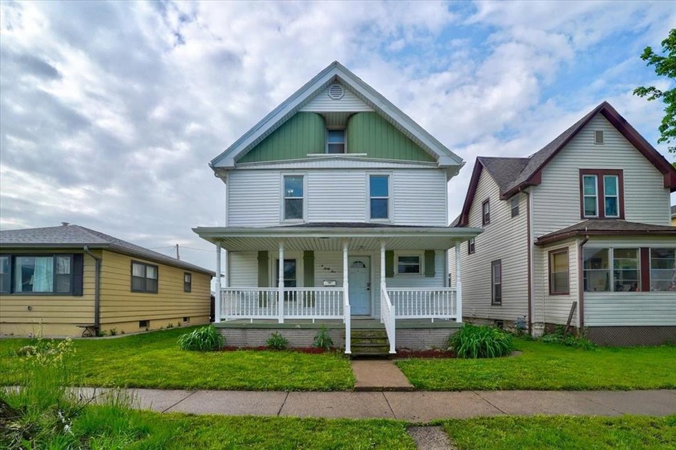 445 9th Ave SW, Cedar Rapids, IA 52404 - photo 1