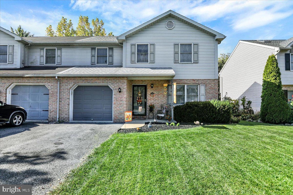 Pending $299,900 • Co-Listing Agent
