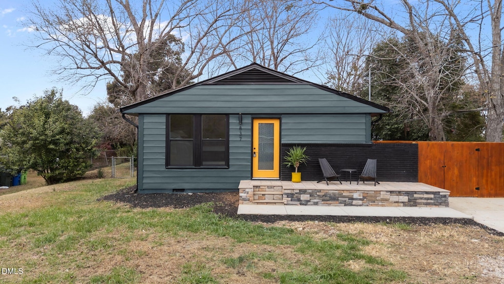 837 Newcombe Rd, Raleigh, NC 27610 - photo 1