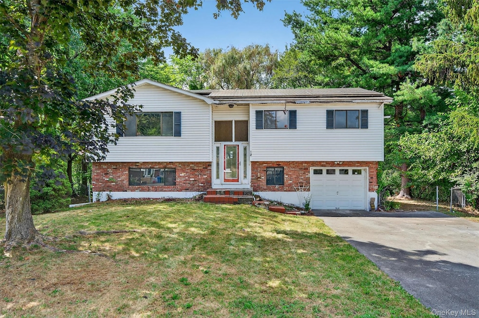 12 Westminster Dr, Middletown, NY 10940 - photo 1