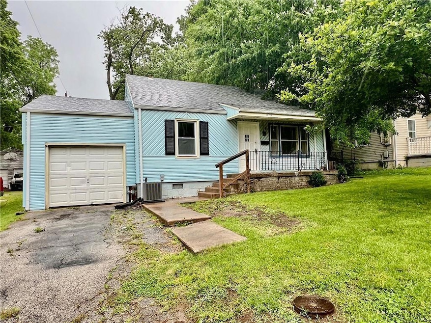 10710 E 24th St S, Independence, MO 64052 - photo 1