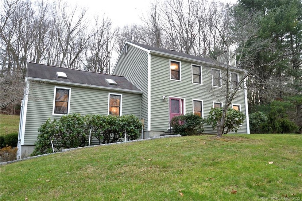 Charming Colonial At 170 Walnut Tree Hill Road, Sa