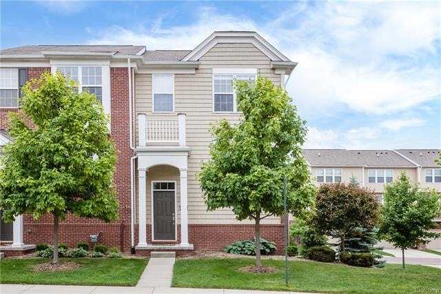 27905 Middleton Dr.: End unit