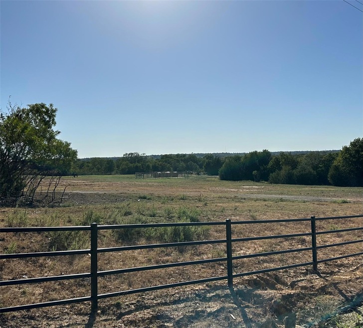 1066 Stagecoach Ranch Dr, Weatherford, TX 76085 - photo 1