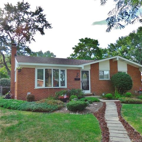 UPDATED BRICK RANCH IN LIVONIA!