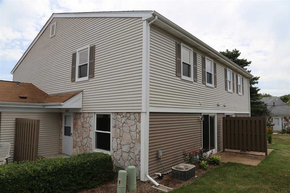 1075 Glouchester Harbor unit 2702, Schaumburg, IL 60193 - photo 1