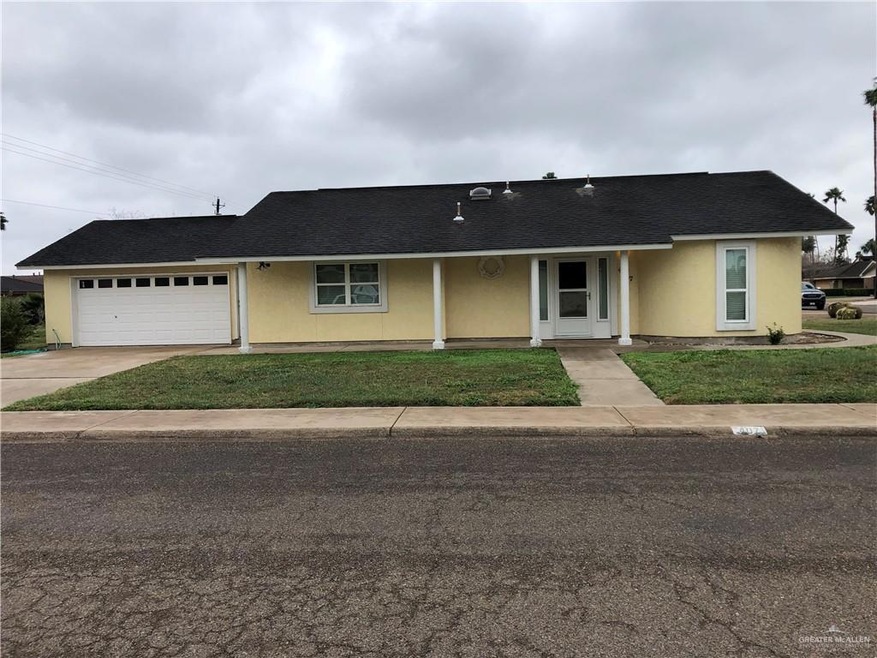 407 Country Club Dr, Alamo, TX 78516 - photo 1