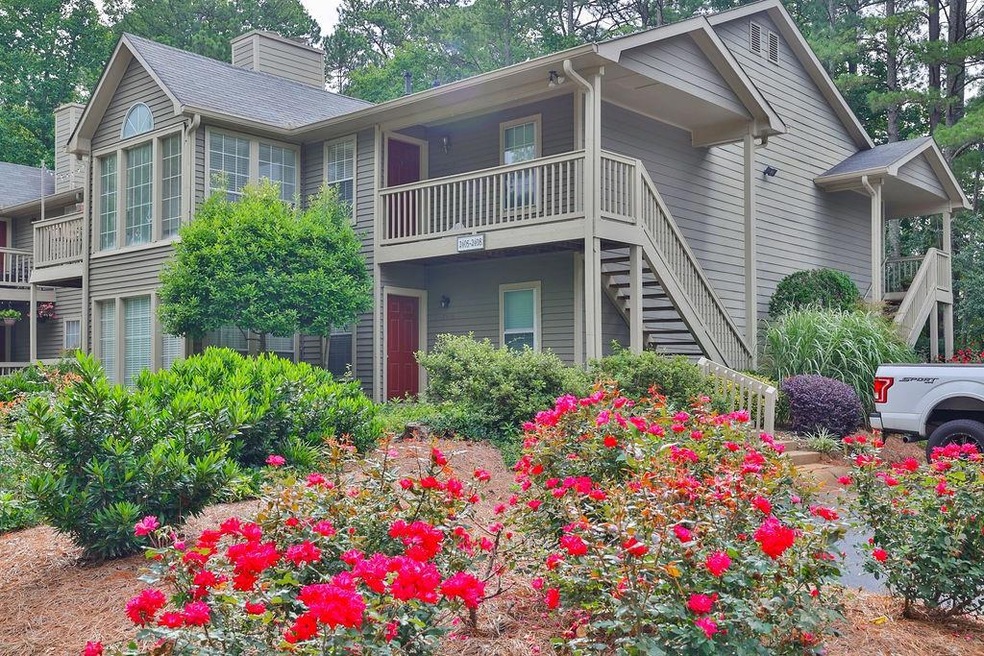 Building 2400, Country Park Condominiums