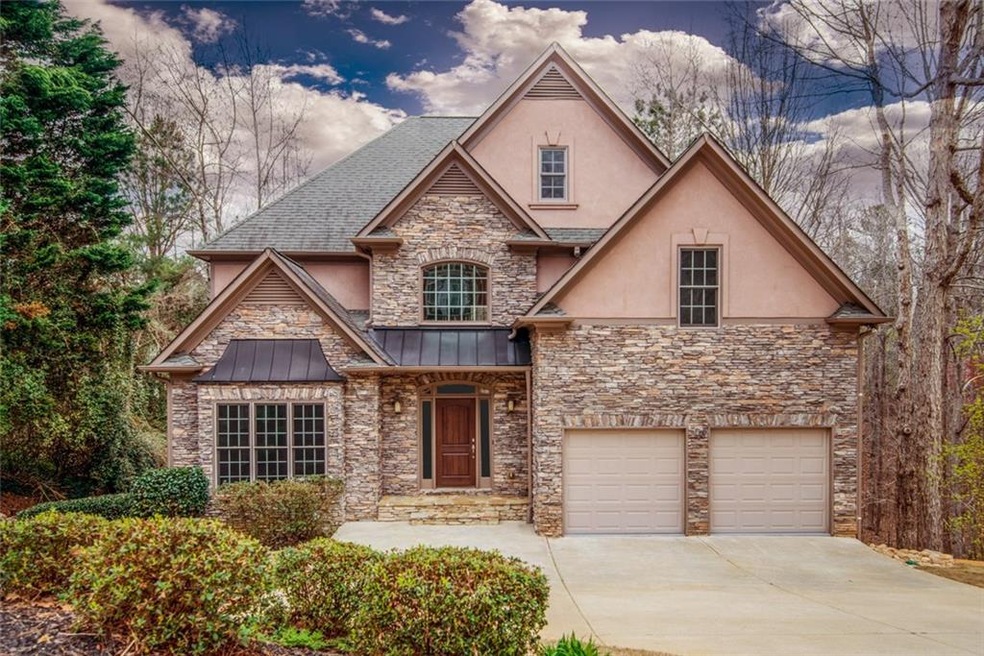 Stunning 6 bedrm/4 bathrm home with finished basem