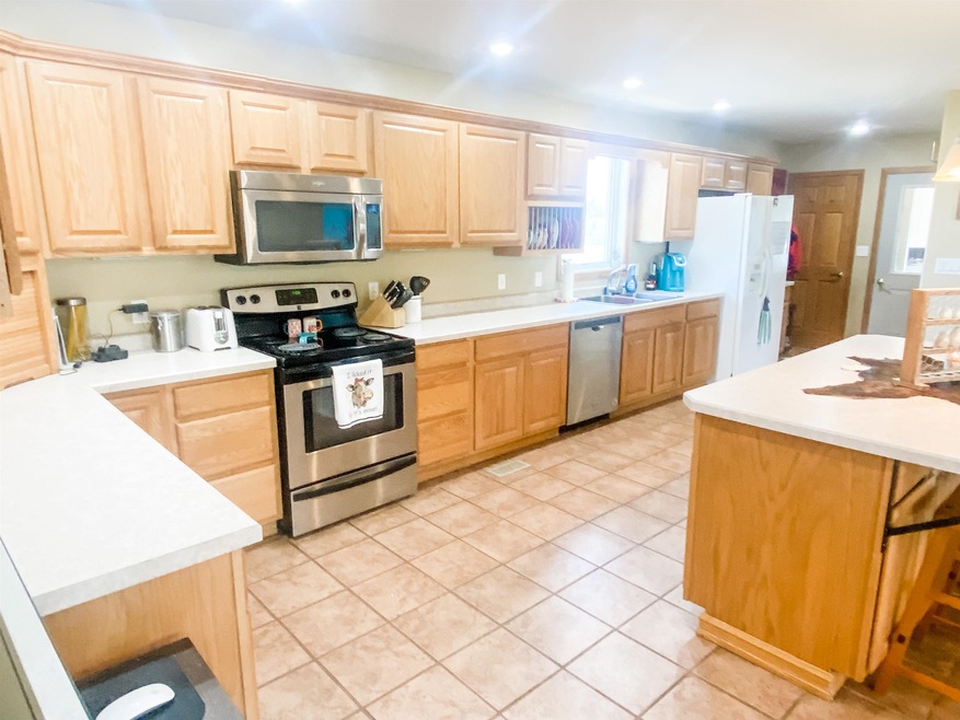 9528 W Front Rd, North Platte, NE 69101 - photo 1