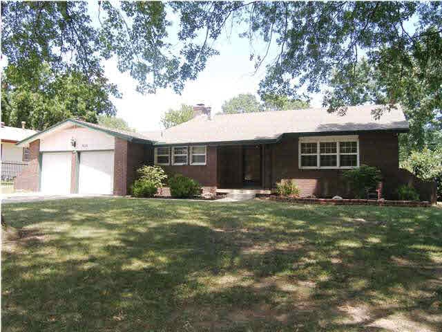 Spacious home in excellent condition and framed by