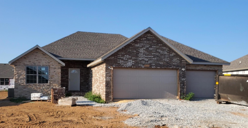 869 E Scott Wayne Dr, Nixa, MO 65714 - photo 1