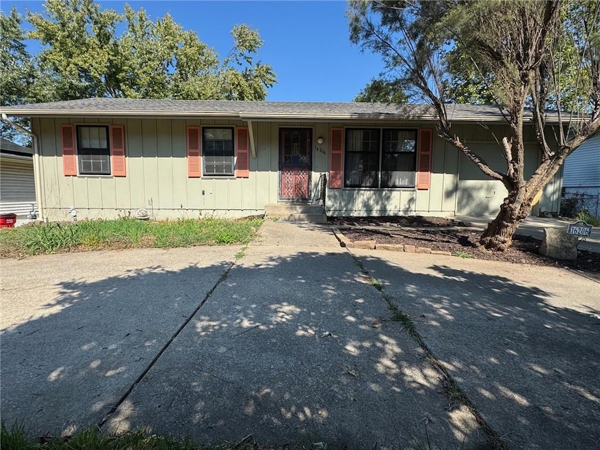 16206 E 35th St S, Independence, MO 64055 - photo 1