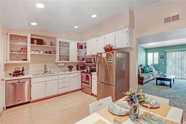Updated Kitchen w/ Stainless Steel Appliances