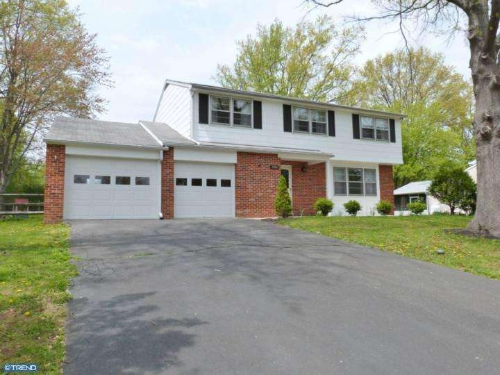 588 Hillside Dr, Lansdale, PA 19446 - photo 1