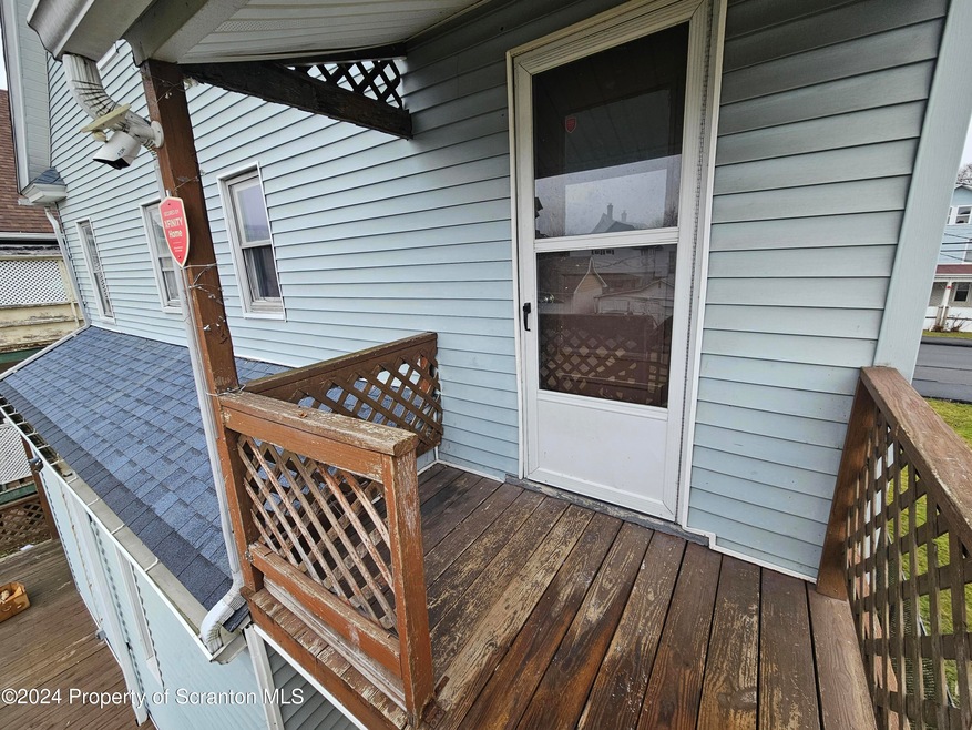 1531 Washburn St unit 2nd Fl, Scranton, PA 18504 - photo 1
