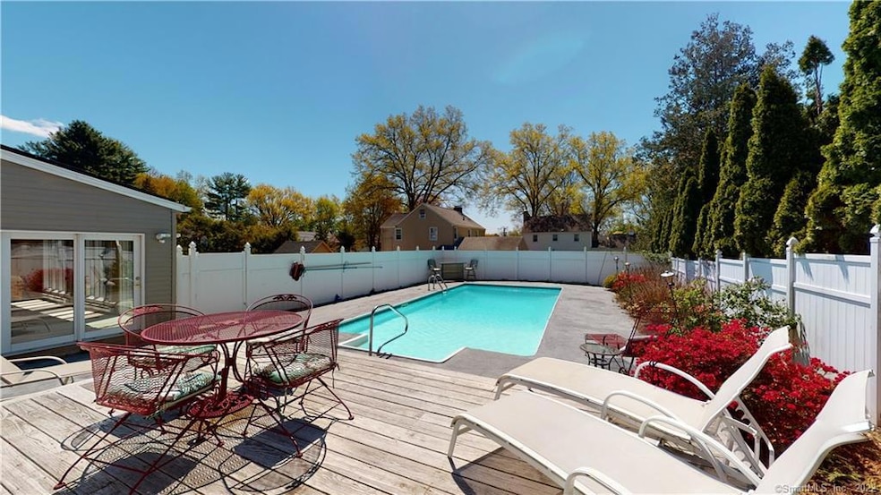 121 Lawler Rd, West Hartford, CT 06117 - photo 1