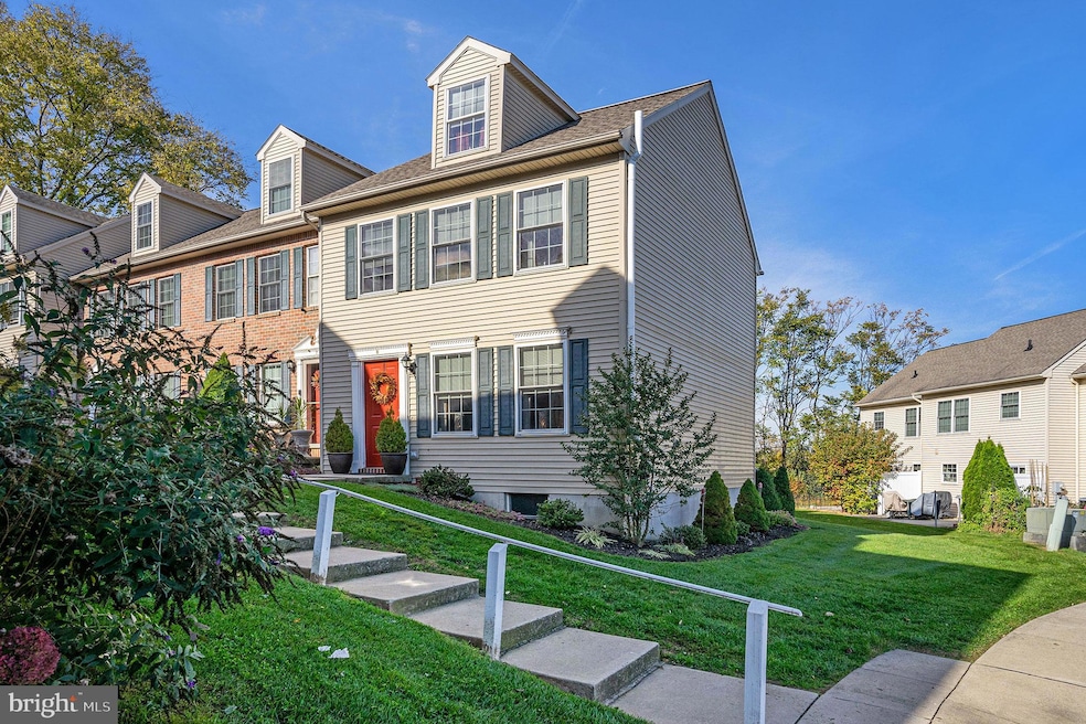 8 Weiser Ct, Womelsdorf, PA 19567 - photo 1