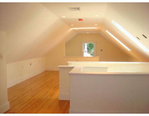 14 Highland St unit 3, Woburn, MA 01801 - photo 1