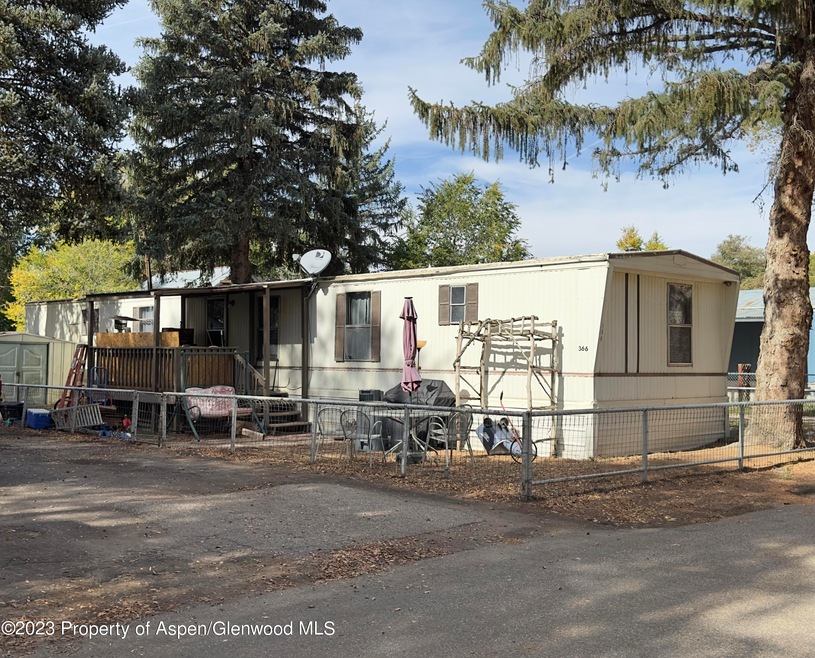 366 Washington St, Craig, CO 81625 - photo 1