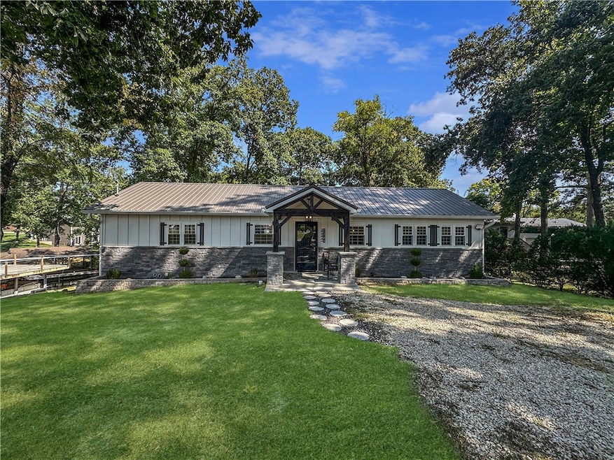 15872 N Bluebird Dr, Effingham, IL 62401 - photo 1