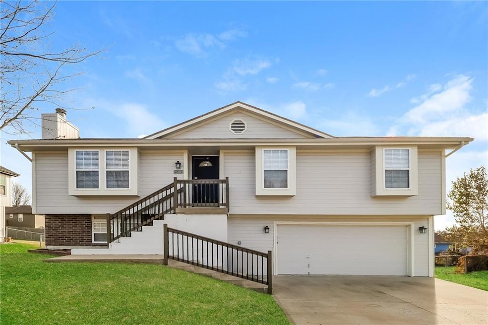 1609 Johnston Dr, Raymore, MO 64083 - photo 1