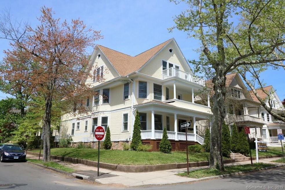 116 Mansfield St unit 3rd floor, New Haven, CT 06511 - photo 1