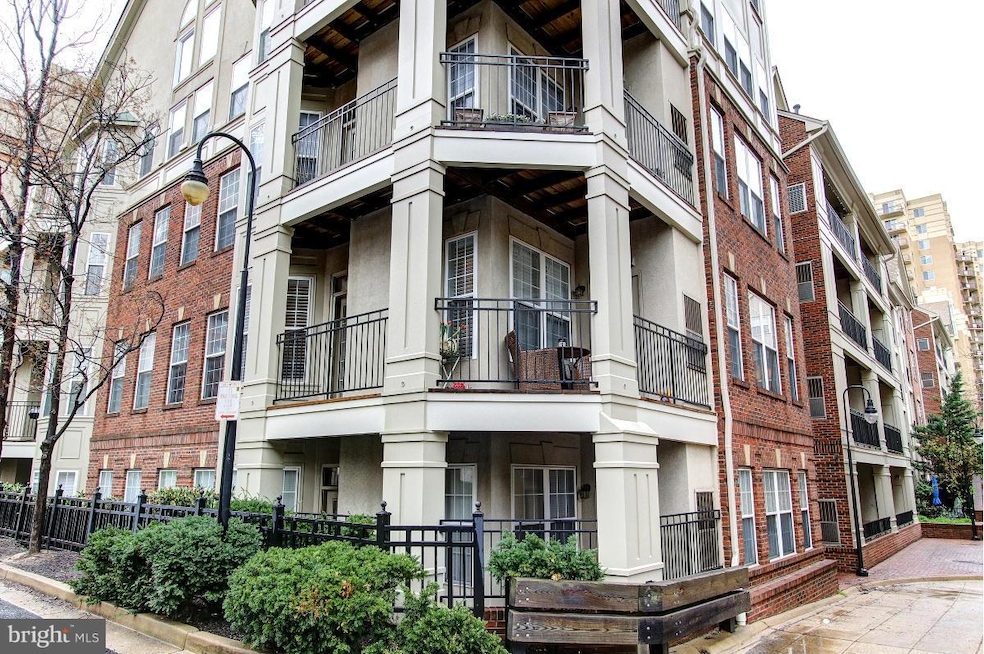 2330 14th St N unit 203, Arlington, VA 22201 - photo 1