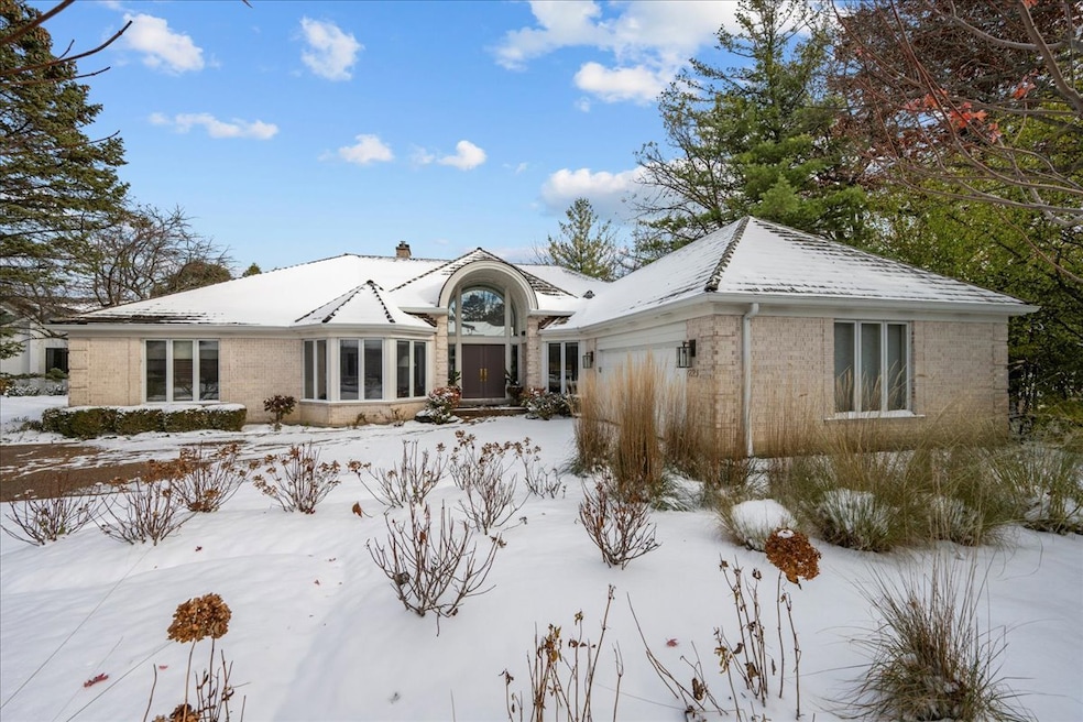 1725 Lilly Ct, Highland Park, IL 60035 - photo 1