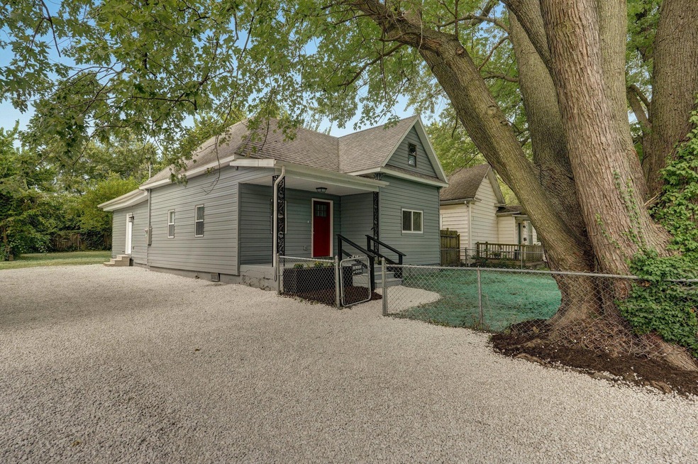 1143 W Hovey St-20