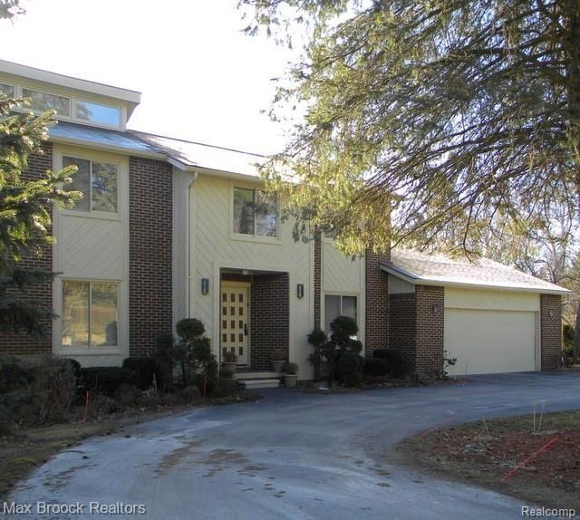 Circular Drive Entry