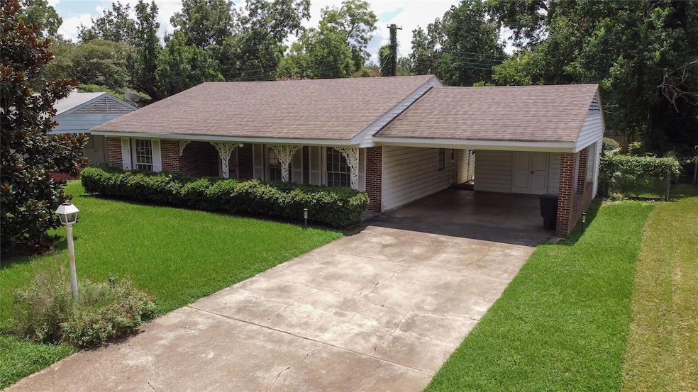 3BD 2BA Home with carport