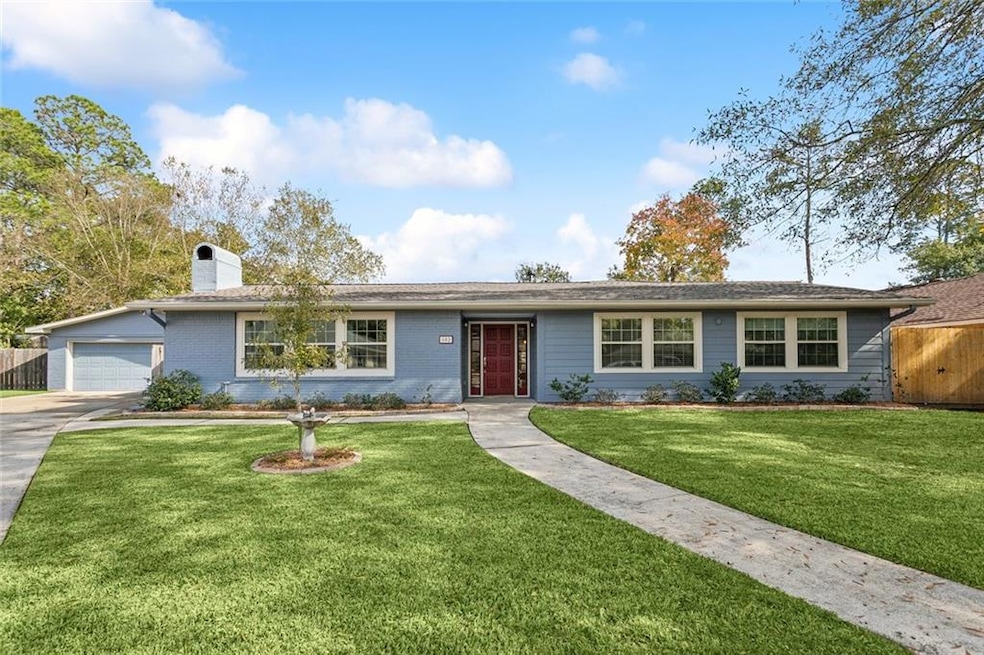 802 Franklin Ct, Slidell, LA 70458 - photo 1