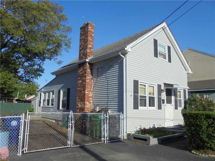 64 Uncas St, Warwick, RI 02889 - photo 1