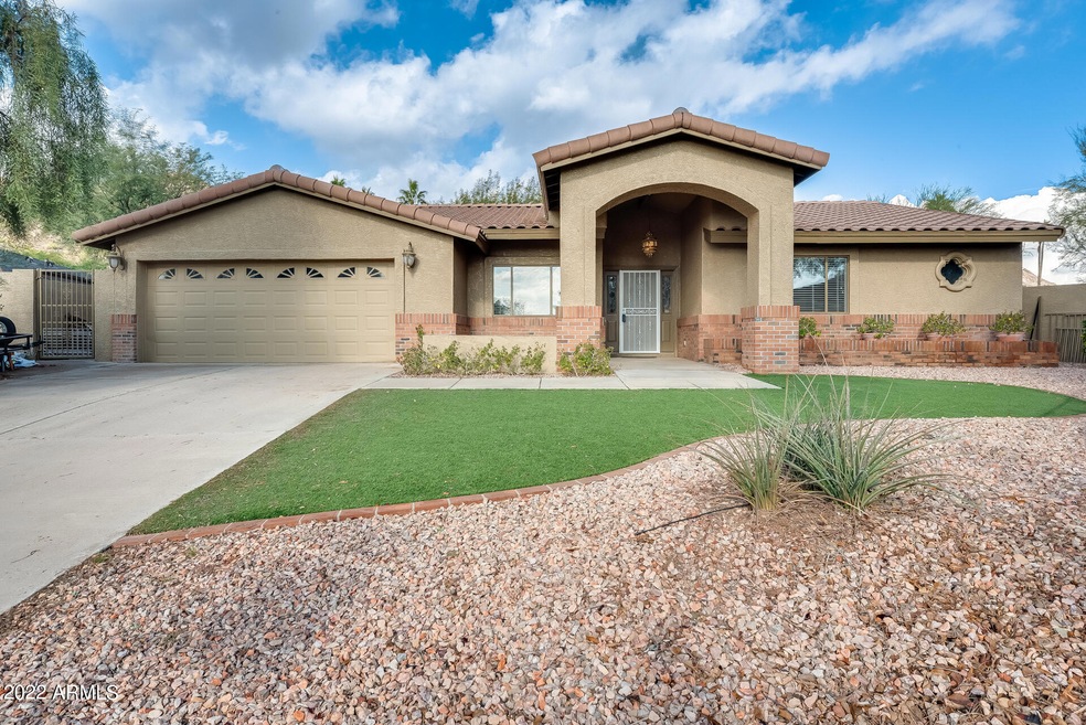 1629 E Echo Ln, Phoenix, AZ 85020 - photo 1