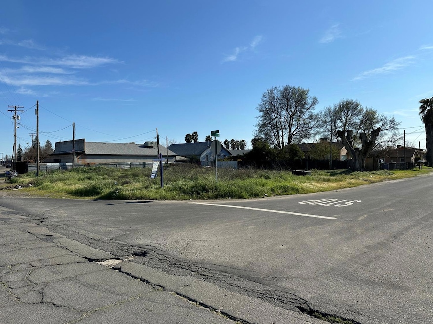 102 I St, Turlock, CA 95380 - photo 1