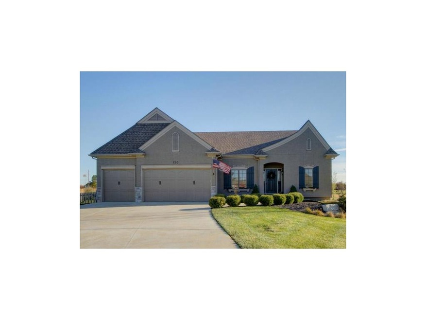 120 S Westglen Dr, Raymore, MO 64083 - photo 1