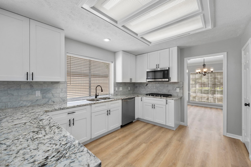 15966 Knolls Lodge Dr, Houston, TX 77095 - photo 1