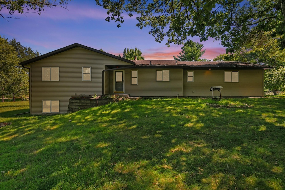 16037 ONEIDA ST_01.jpeg