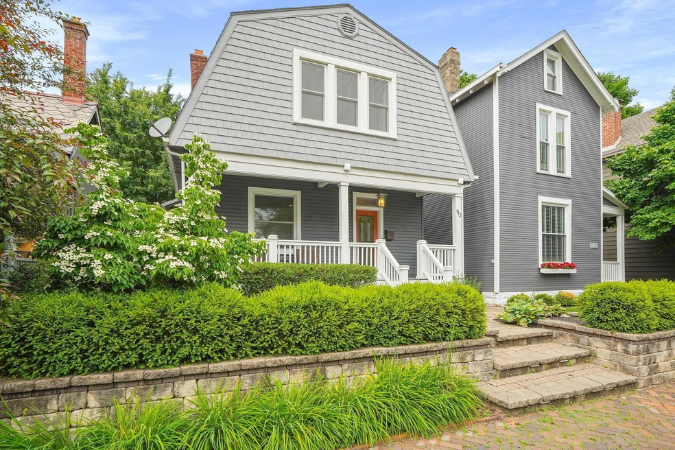 Welcome to 90 E Gates St