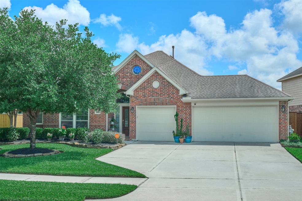 31826 Forest Oak Ln, Conroe, TX 77385 - photo 1