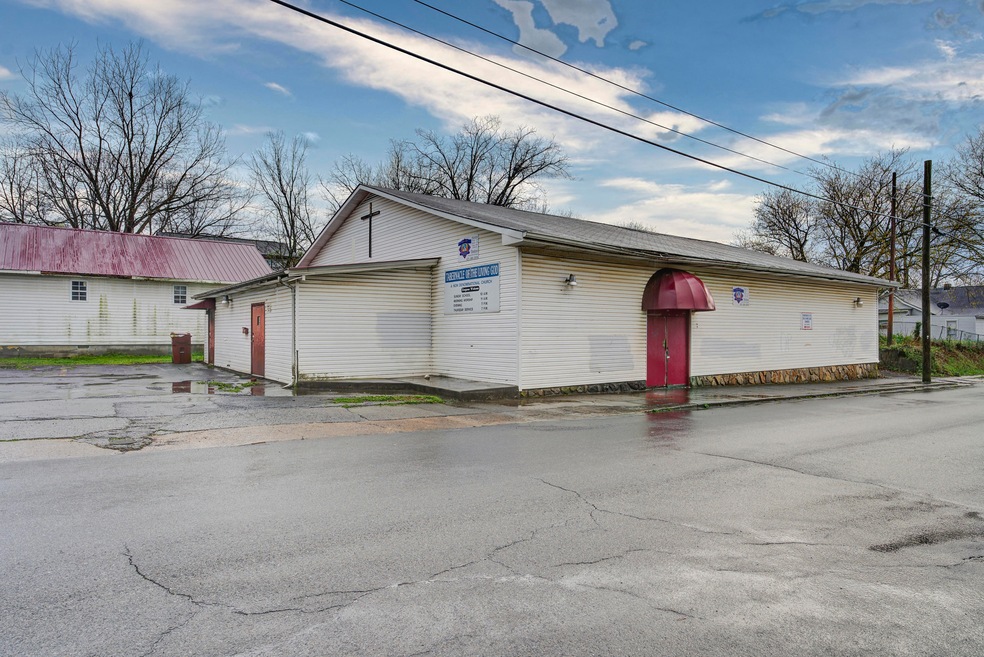 406 E Maple St, Johnson City, TN 37601 - photo 1