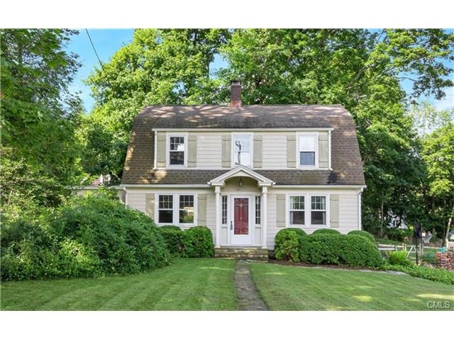 CHARMING In-town 1935 Dutch Colonial