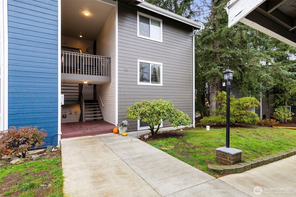 20161 Vikings Crest Loop NE unit 5-106, Poulsbo, WA 98370 - photo 1