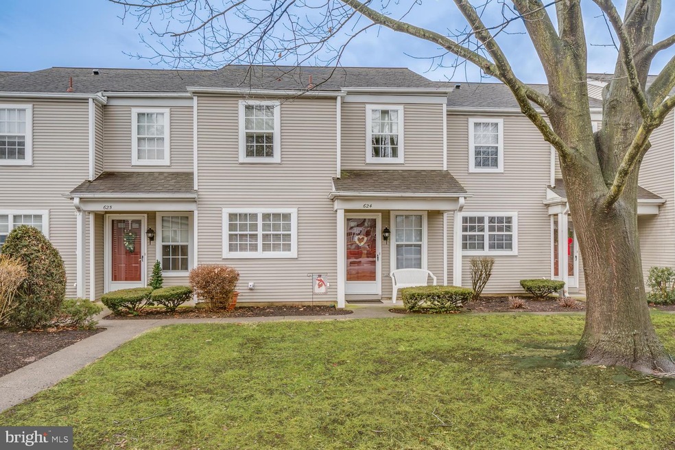 624 Barrington Ct, Palmyra, PA 17078 - photo 1