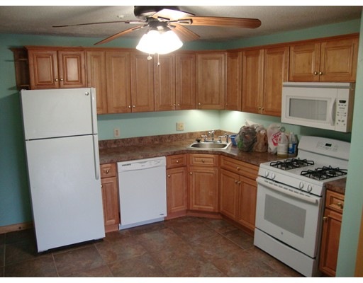 61 Shea St unit 5, Lowell, MA 01854 - photo 1