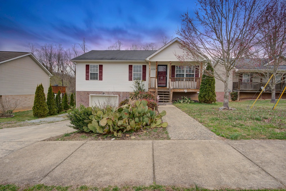 1170 Snowden Terrace, Johnson City, TN 37601 - photo 1