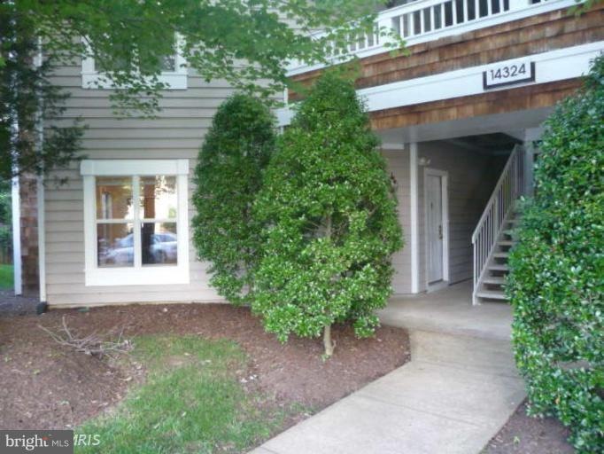 14324 Climbing Rose Way unit 103, Centreville, VA 20121 - photo 1