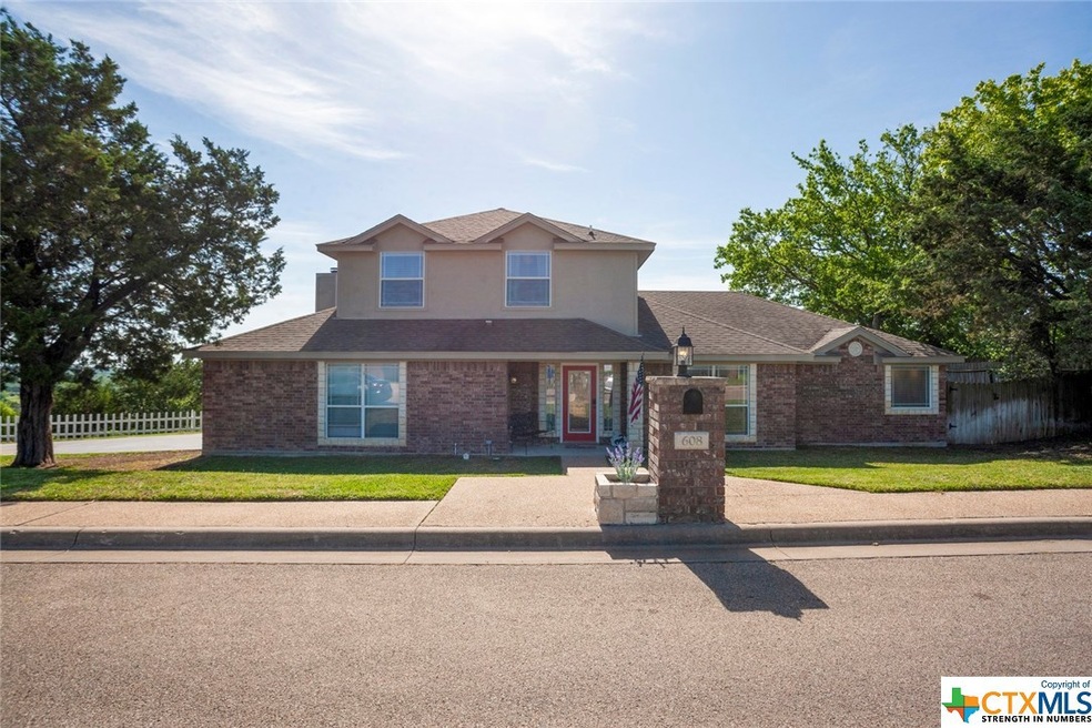 608 Skyline Dr, Copperas Cove, TX 76522 - photo 1