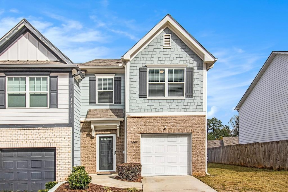 End-Unit Townhome in Villages at Union Pointe!